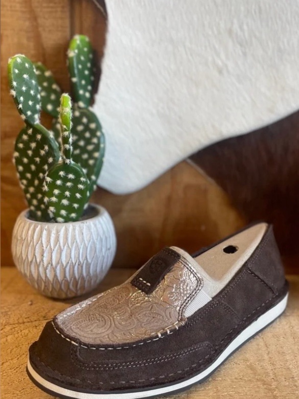 NWT Ariat Cruiser Azteca Suede Metallic Copper Floral Slip On Loafers Size 10